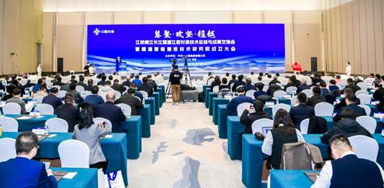 大廳里的人群AI 生成的內容可能不正確。